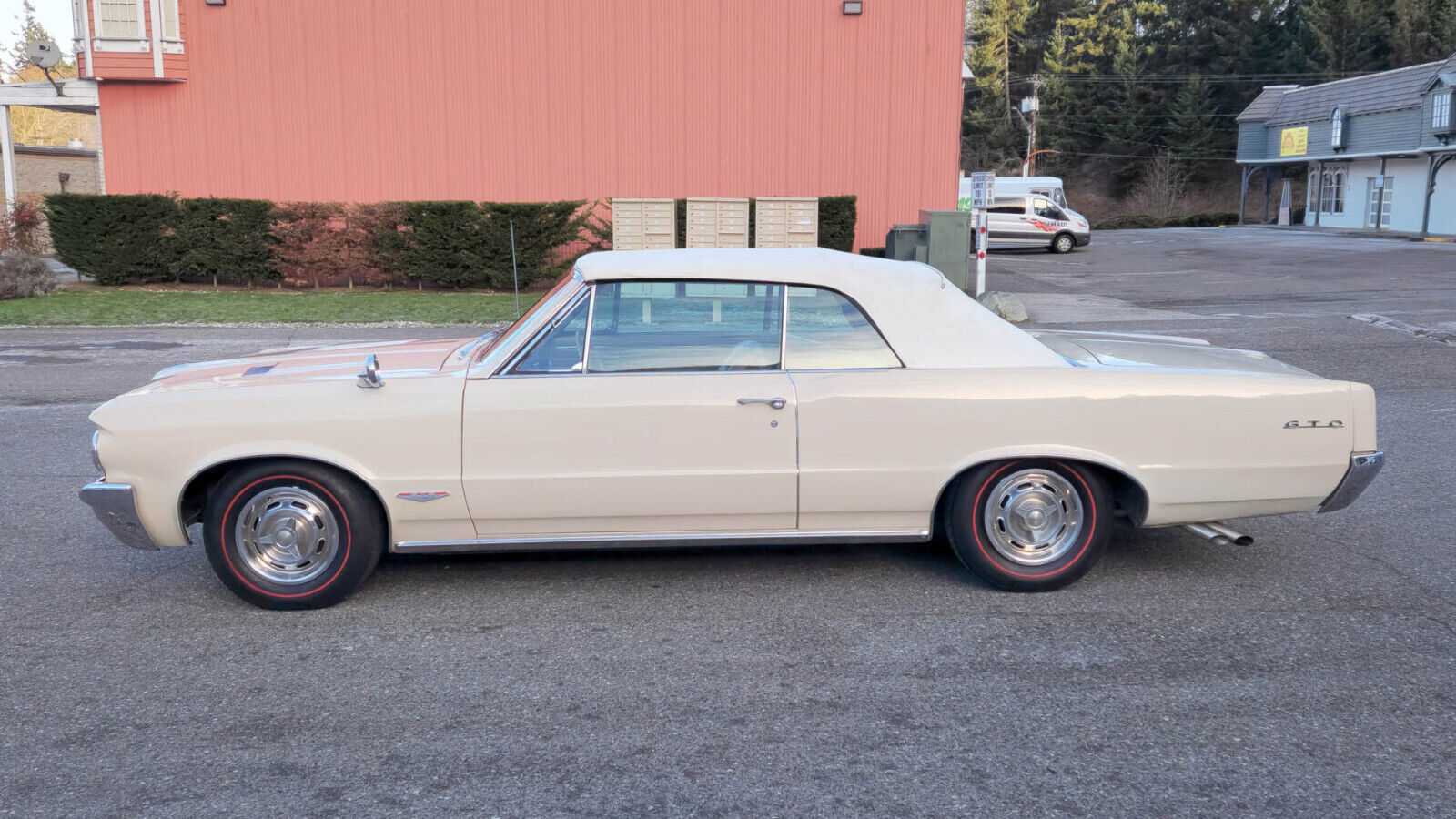 Pontiac-GTO-1964-Convertible-1