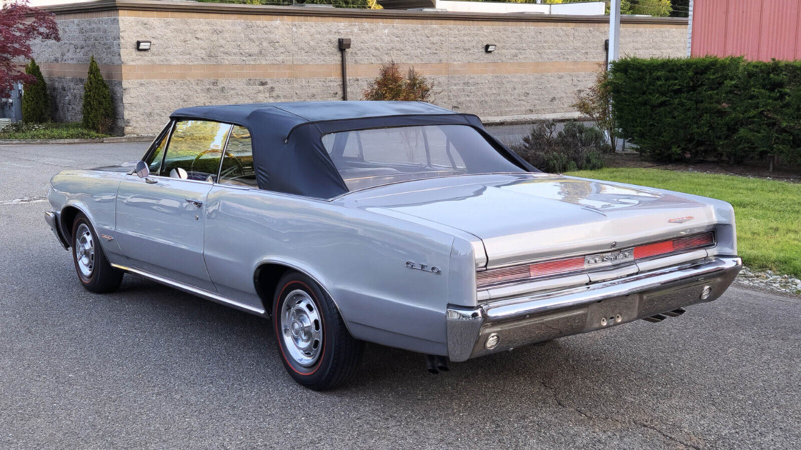 Pontiac-GTO-1964-Convertible-2
