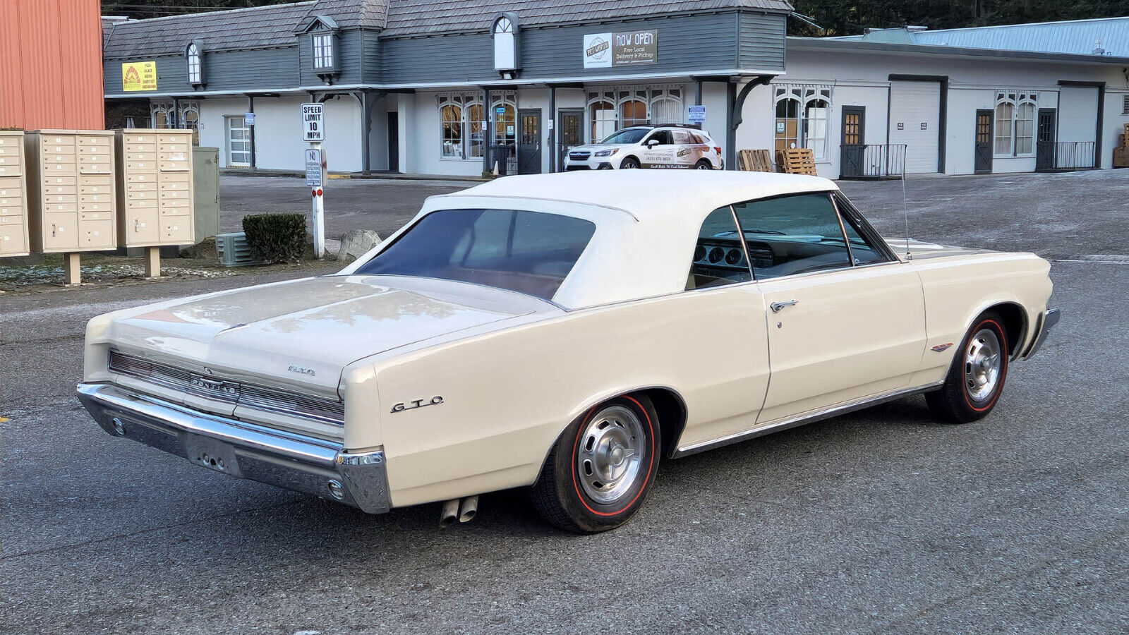 Pontiac-GTO-1964-Convertible-3