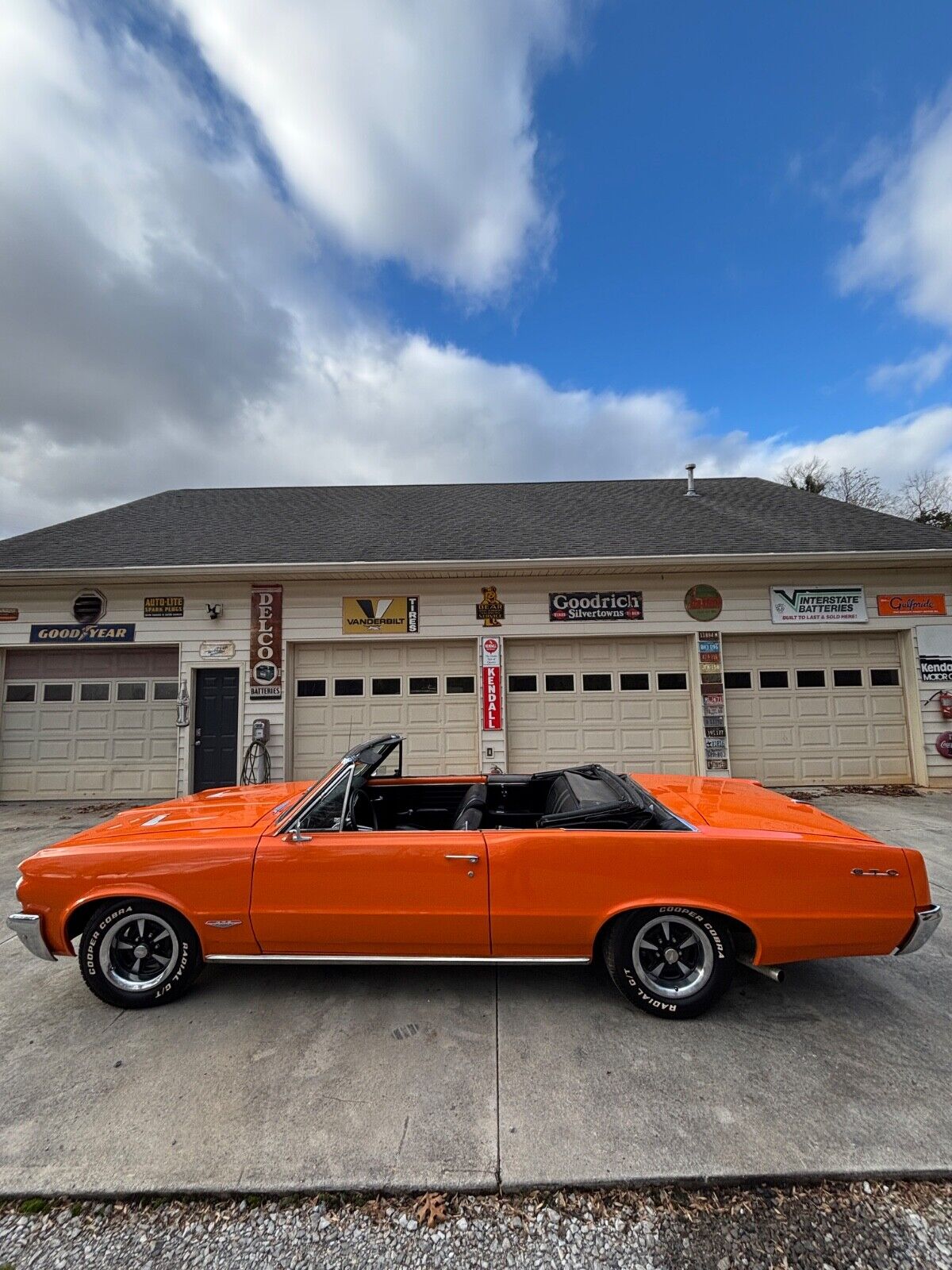 Pontiac-GTO-1964-Convertible