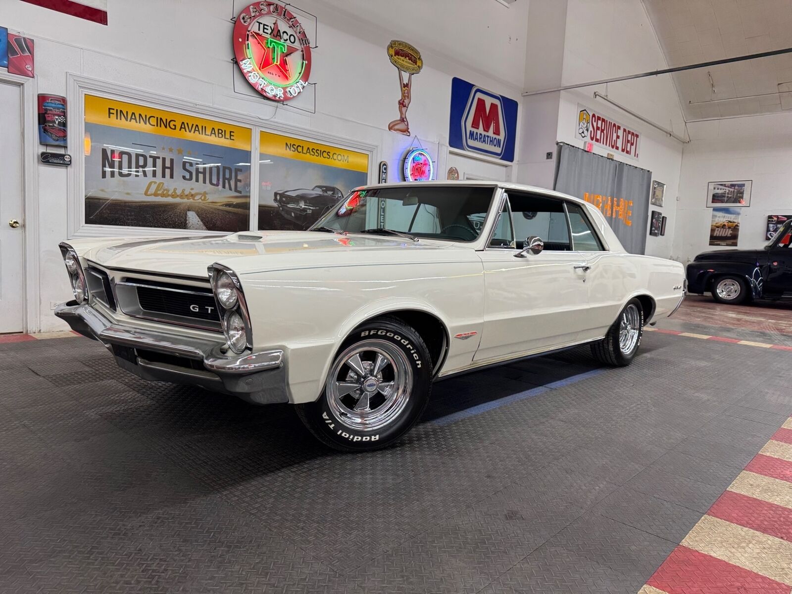 Pontiac-GTO-1965-1