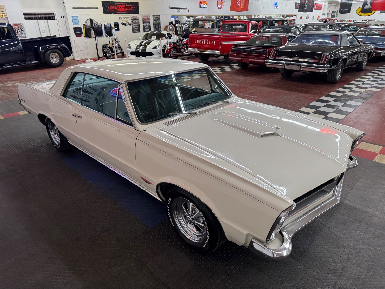 Pontiac-GTO-1965-16