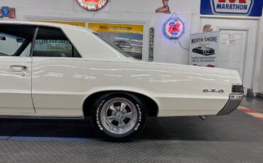 Pontiac-GTO-1965-23