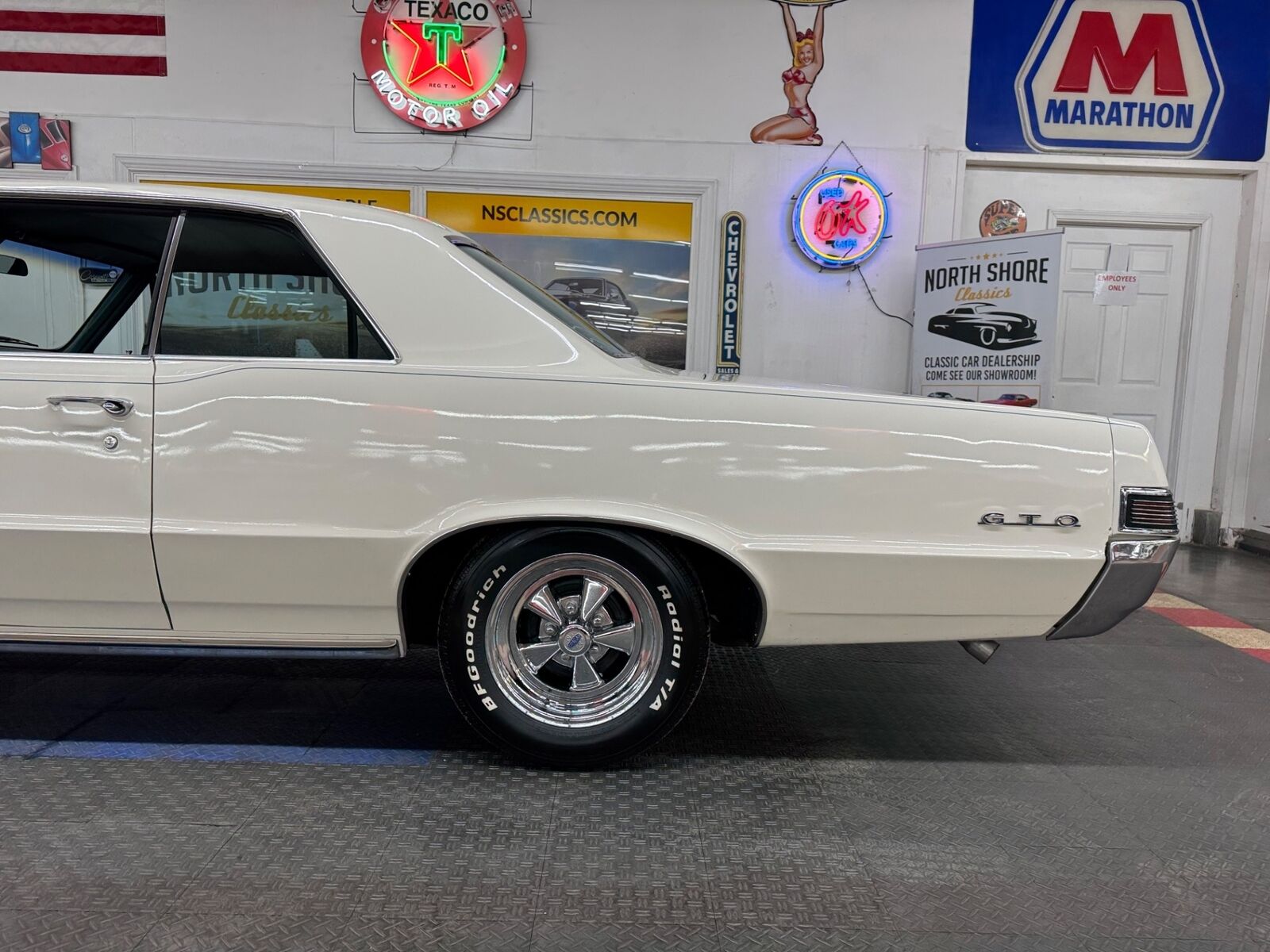 Pontiac-GTO-1965-23