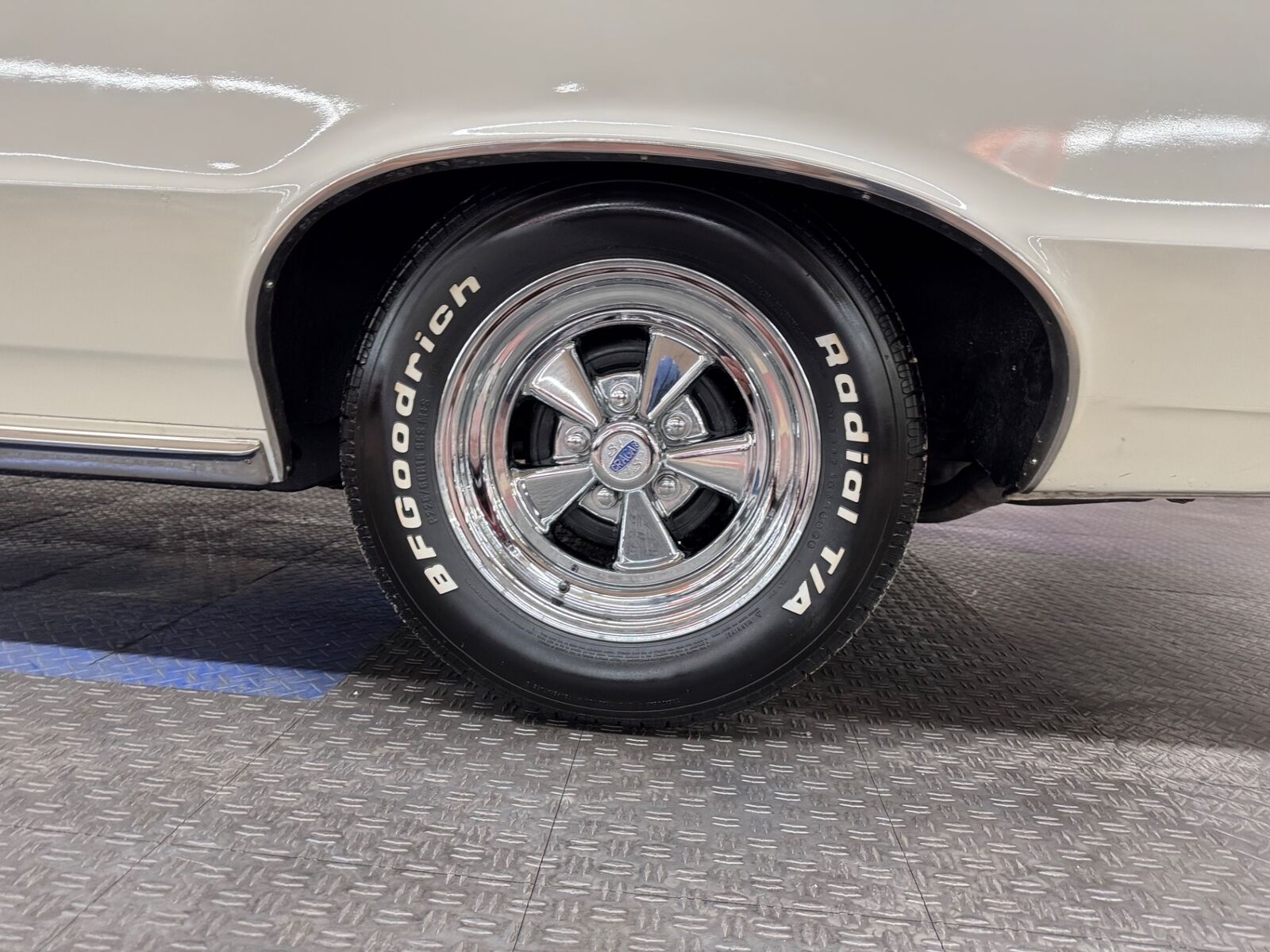 Pontiac-GTO-1965-26