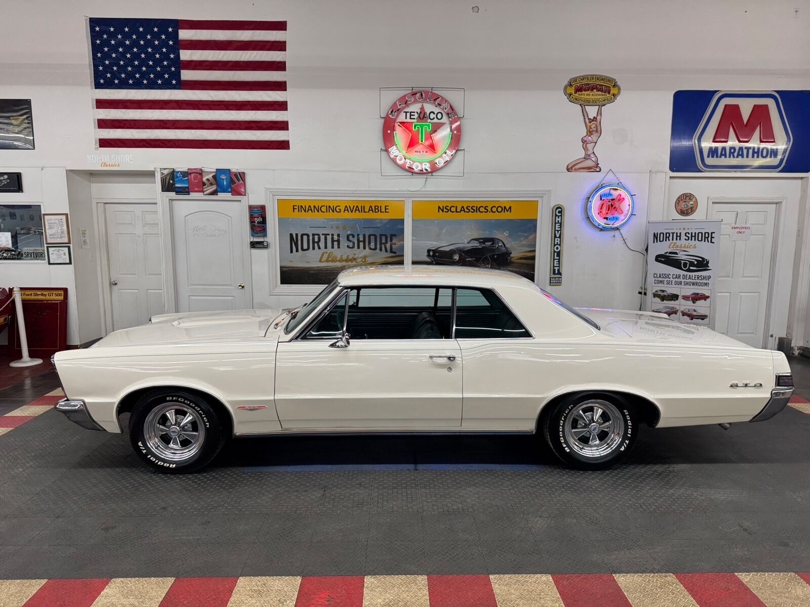Pontiac-GTO-1965-3