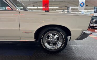 Pontiac-GTO-1965-30
