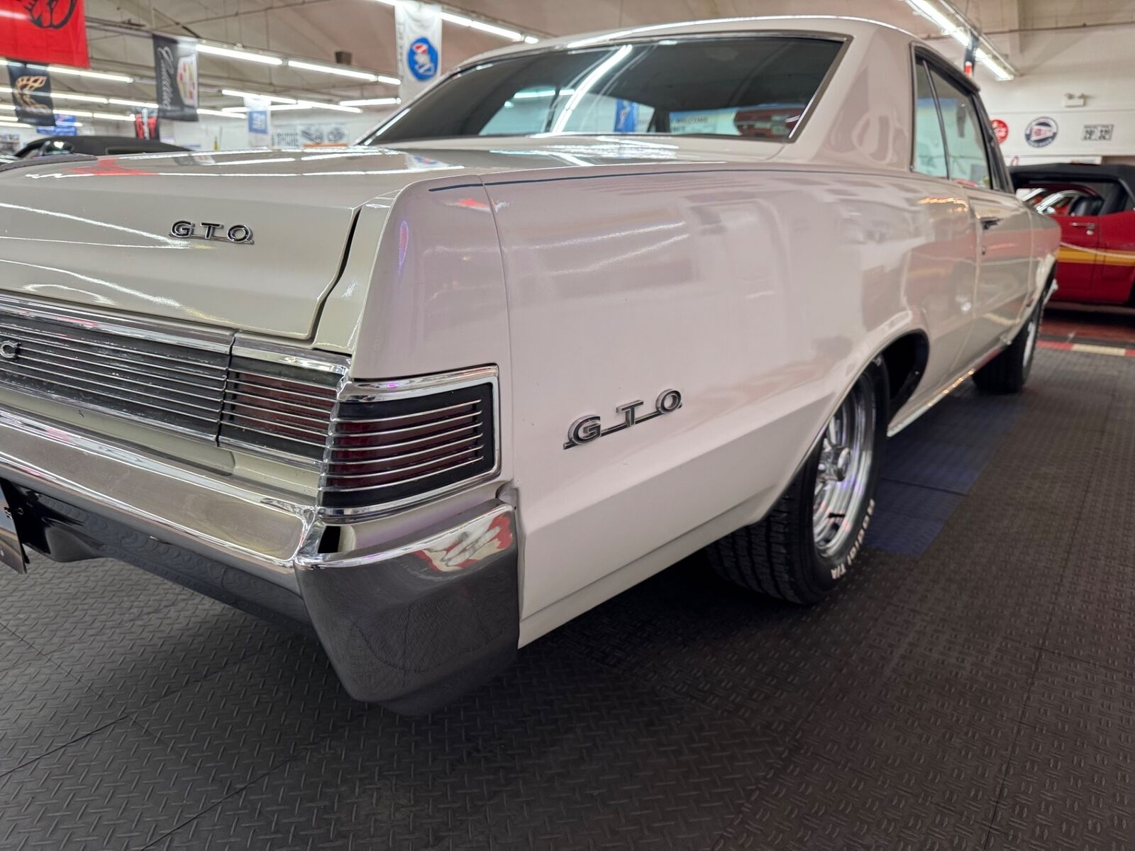 Pontiac-GTO-1965-31