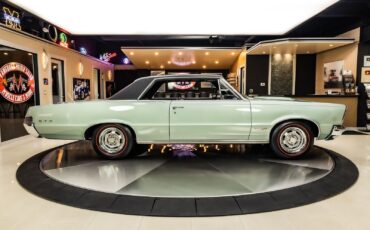 Pontiac-GTO-1965-Coupe-11