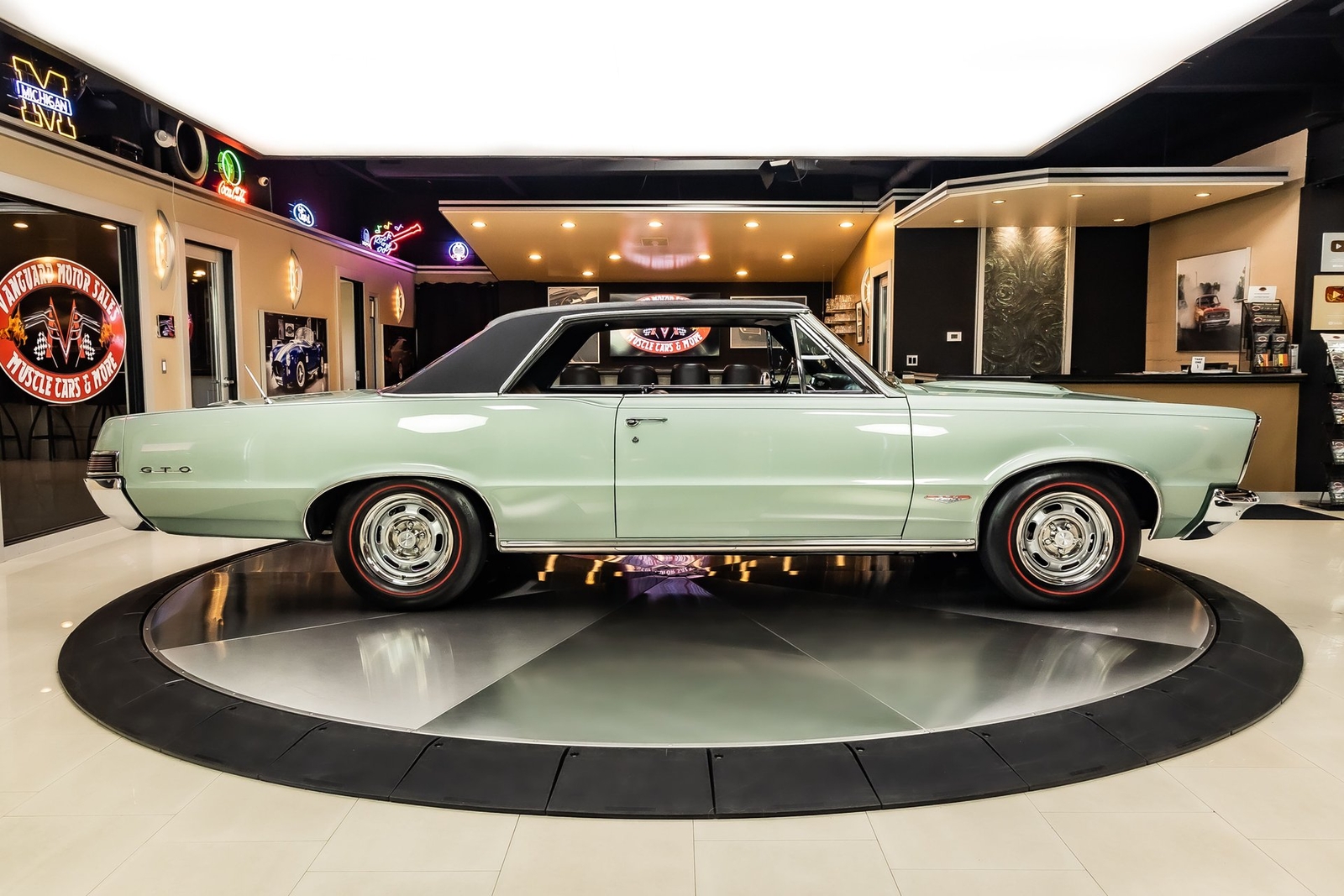 Pontiac-GTO-1965-Coupe-11