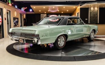 Pontiac-GTO-1965-Coupe-12