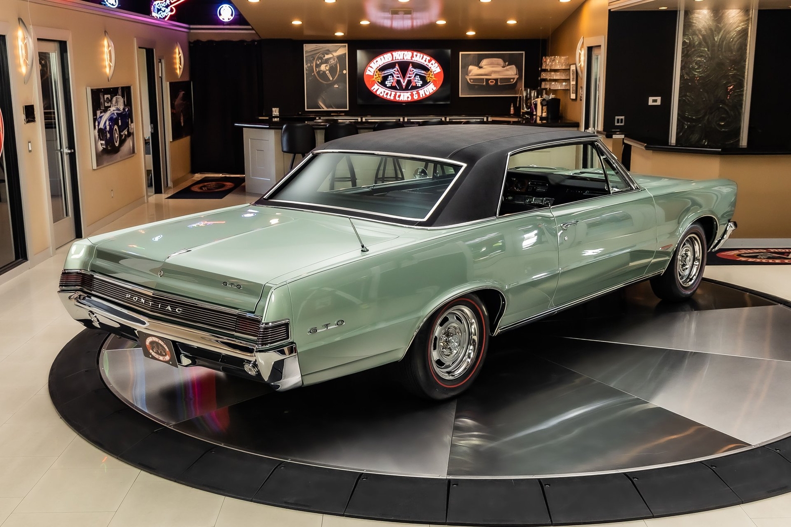 Pontiac-GTO-1965-Coupe-13