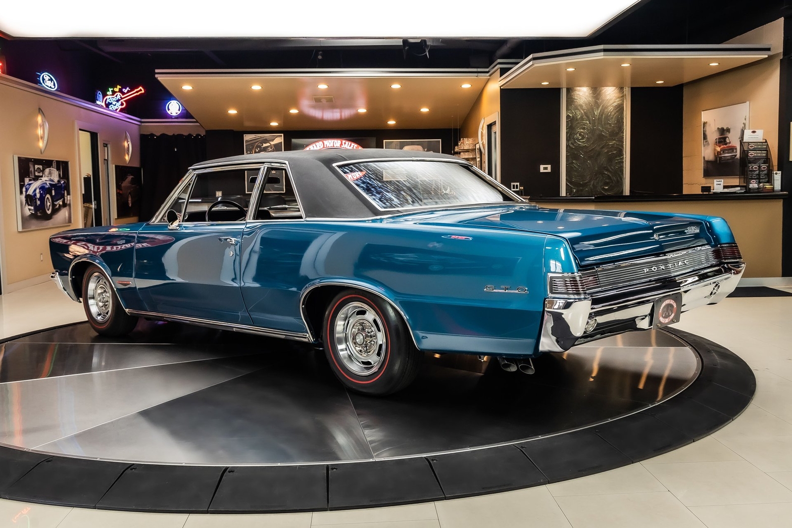 Pontiac-GTO-1965-Coupe-16