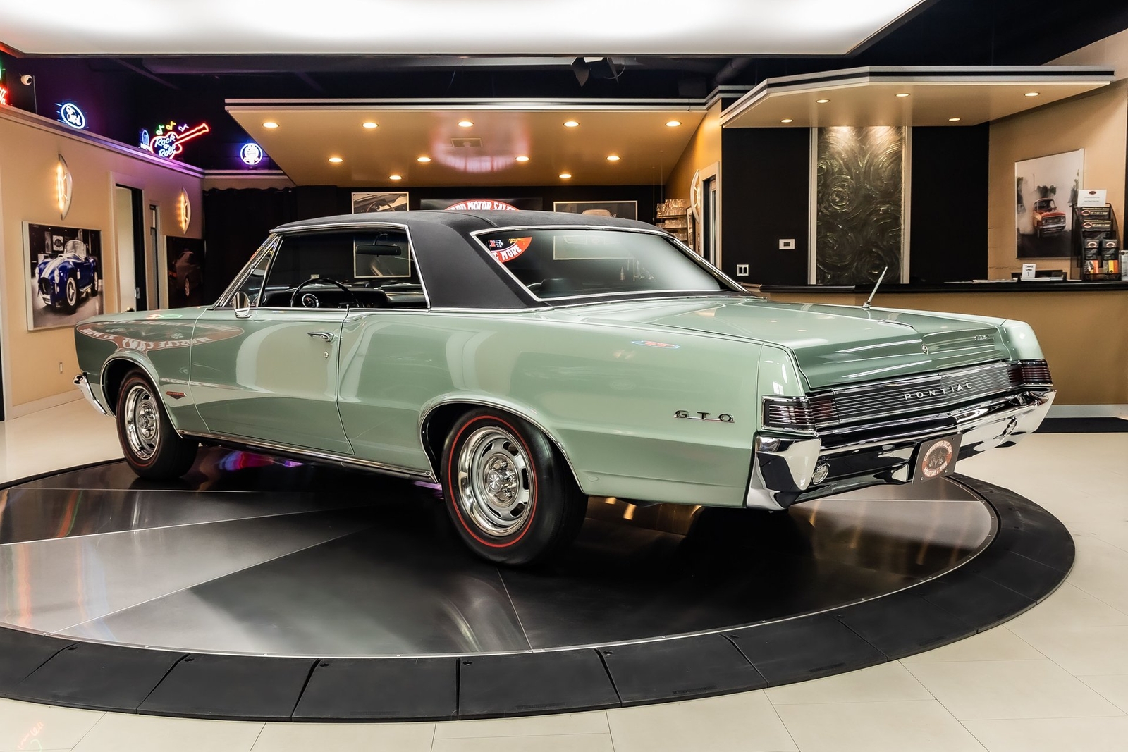 Pontiac-GTO-1965-Coupe-16