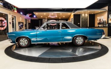 Pontiac-GTO-1965-Coupe-18