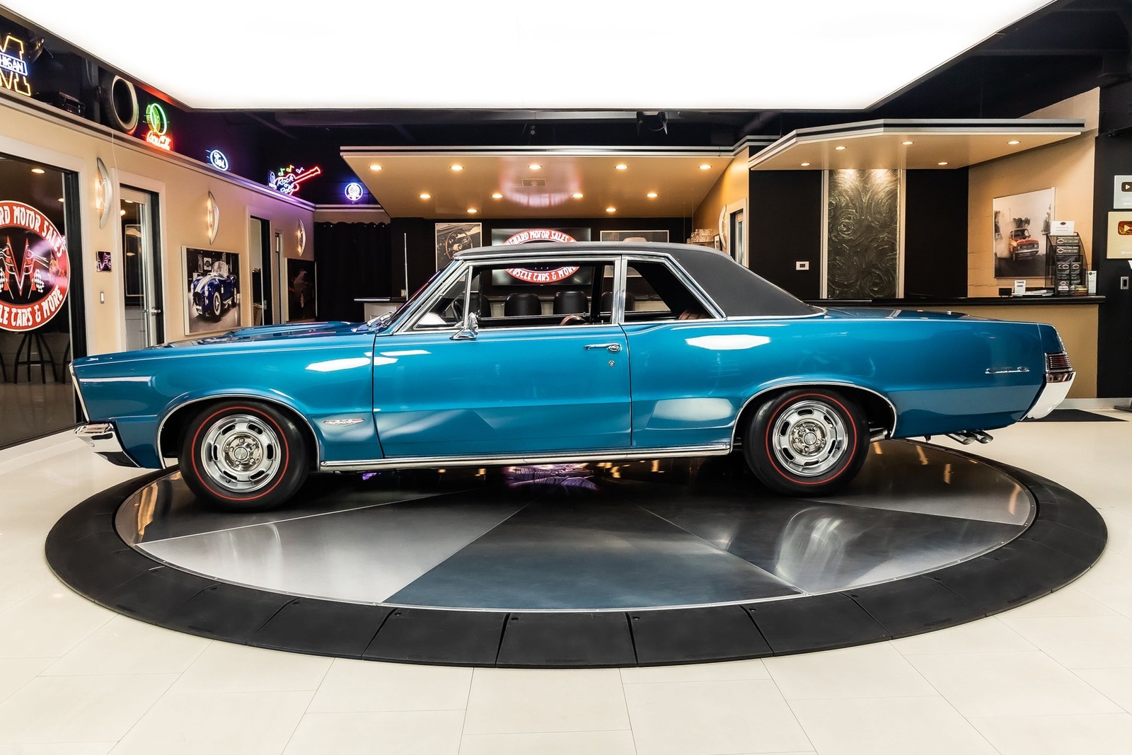 Pontiac-GTO-1965-Coupe-18