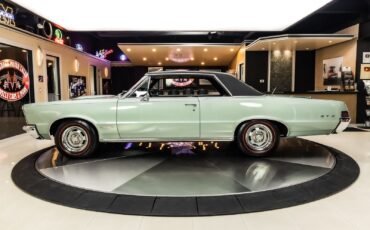 Pontiac-GTO-1965-Coupe-18