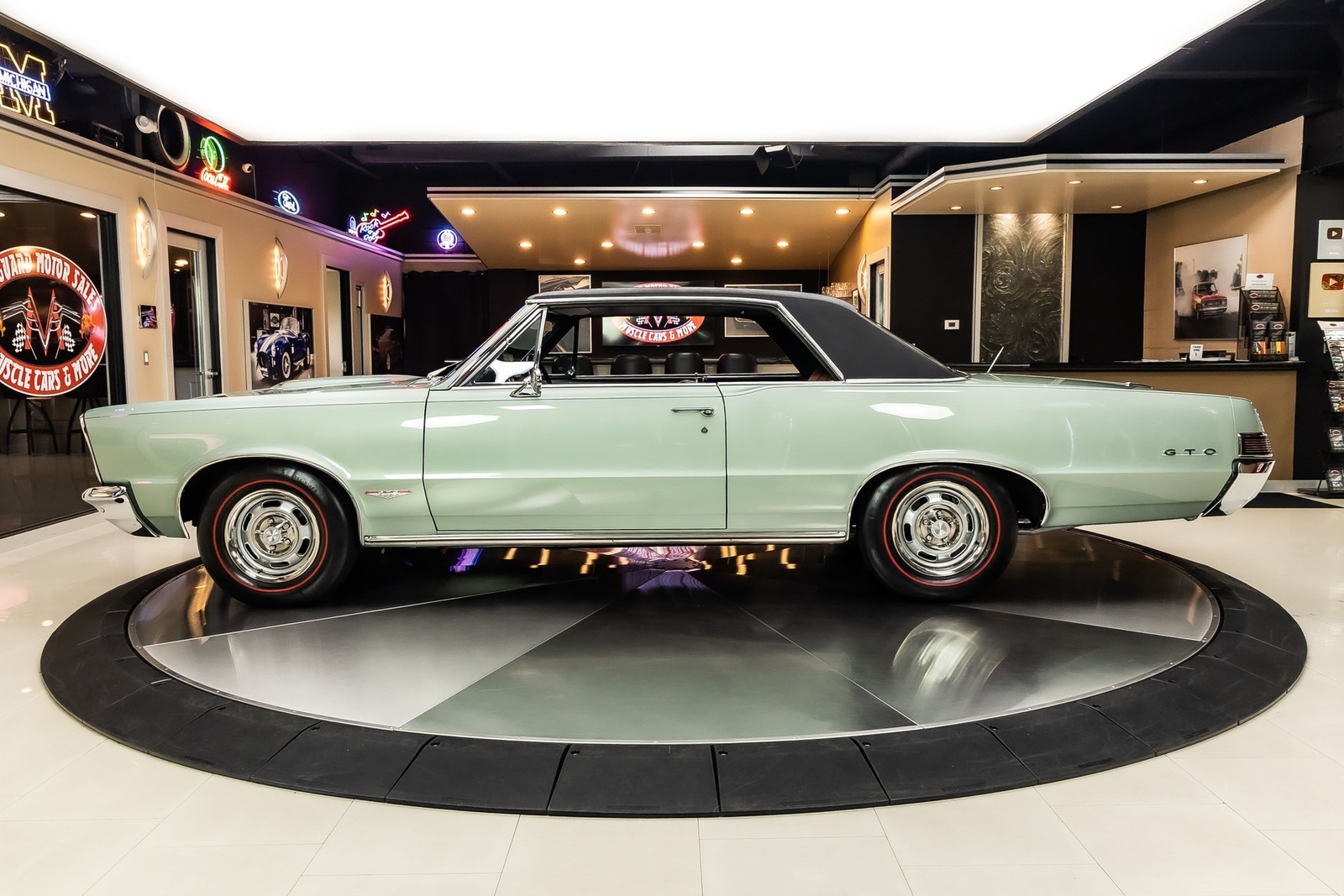 Pontiac-GTO-1965-Coupe-18
