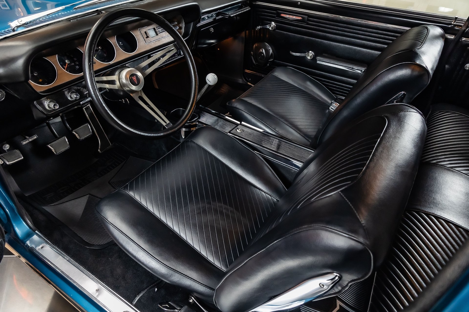 Pontiac-GTO-1965-Coupe-2