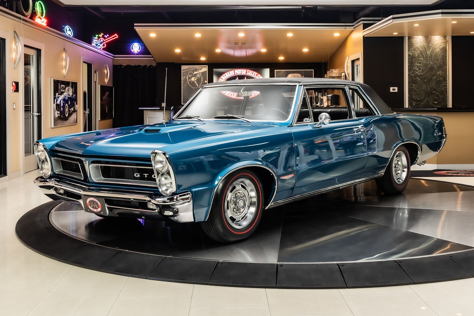 Pontiac-GTO-1965-Coupe