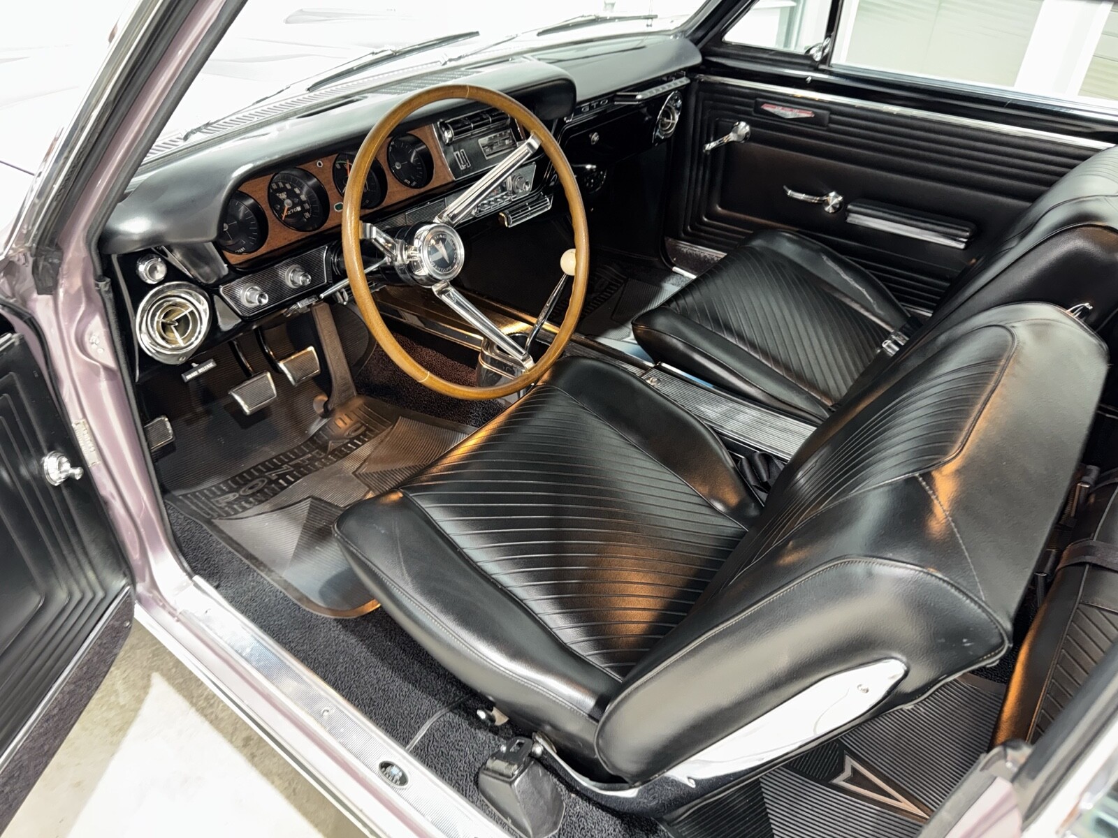 Pontiac-GTO-1965-Coupe-33