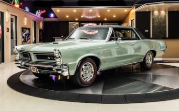 Pontiac-GTO-1965-Coupe