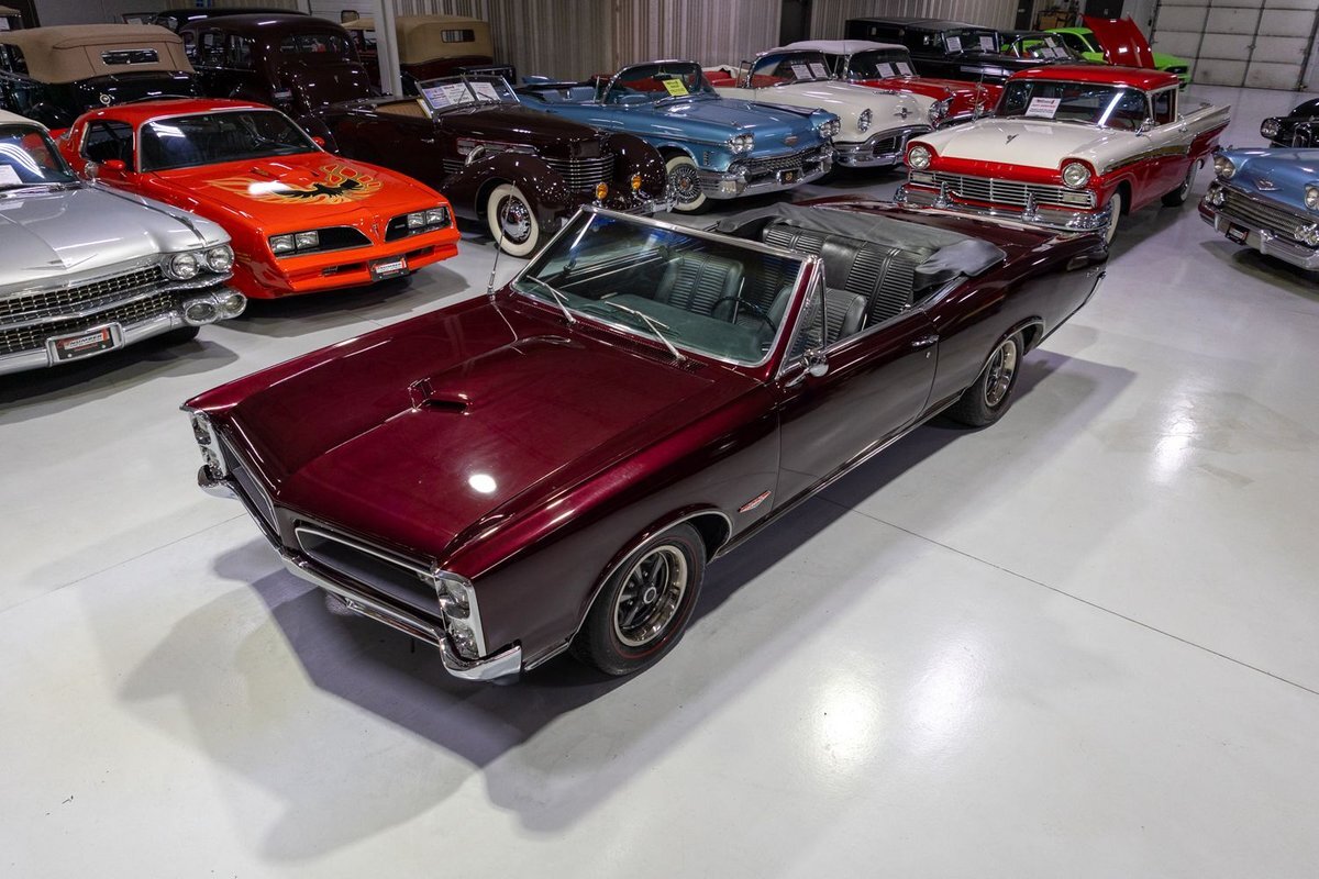 Pontiac-GTO-1966-Convertible
