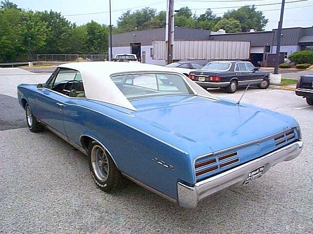 Pontiac-GTO-1967-2-DR-Hard-Top-4