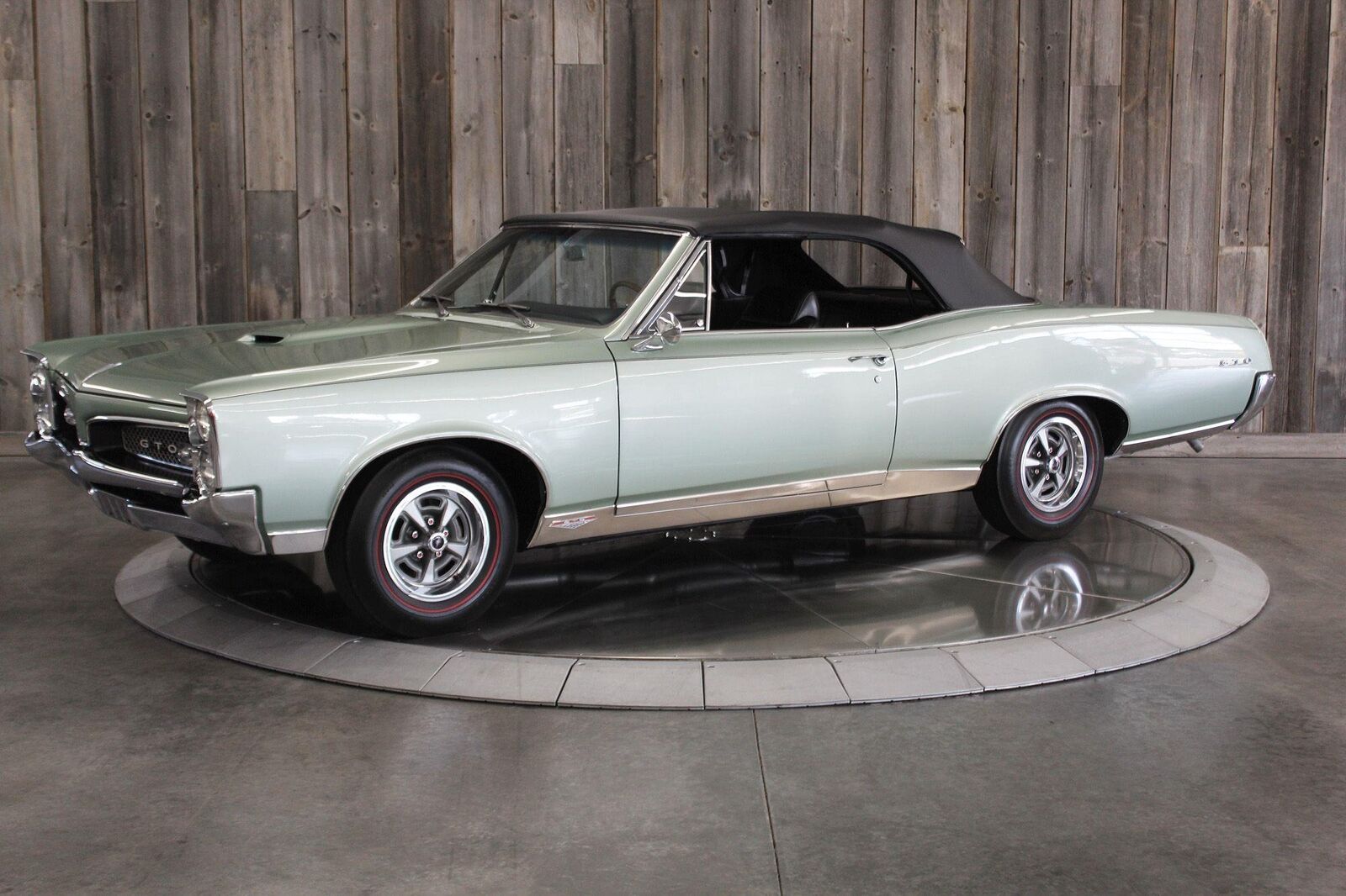 Pontiac-GTO-1967-Award-Winning-1