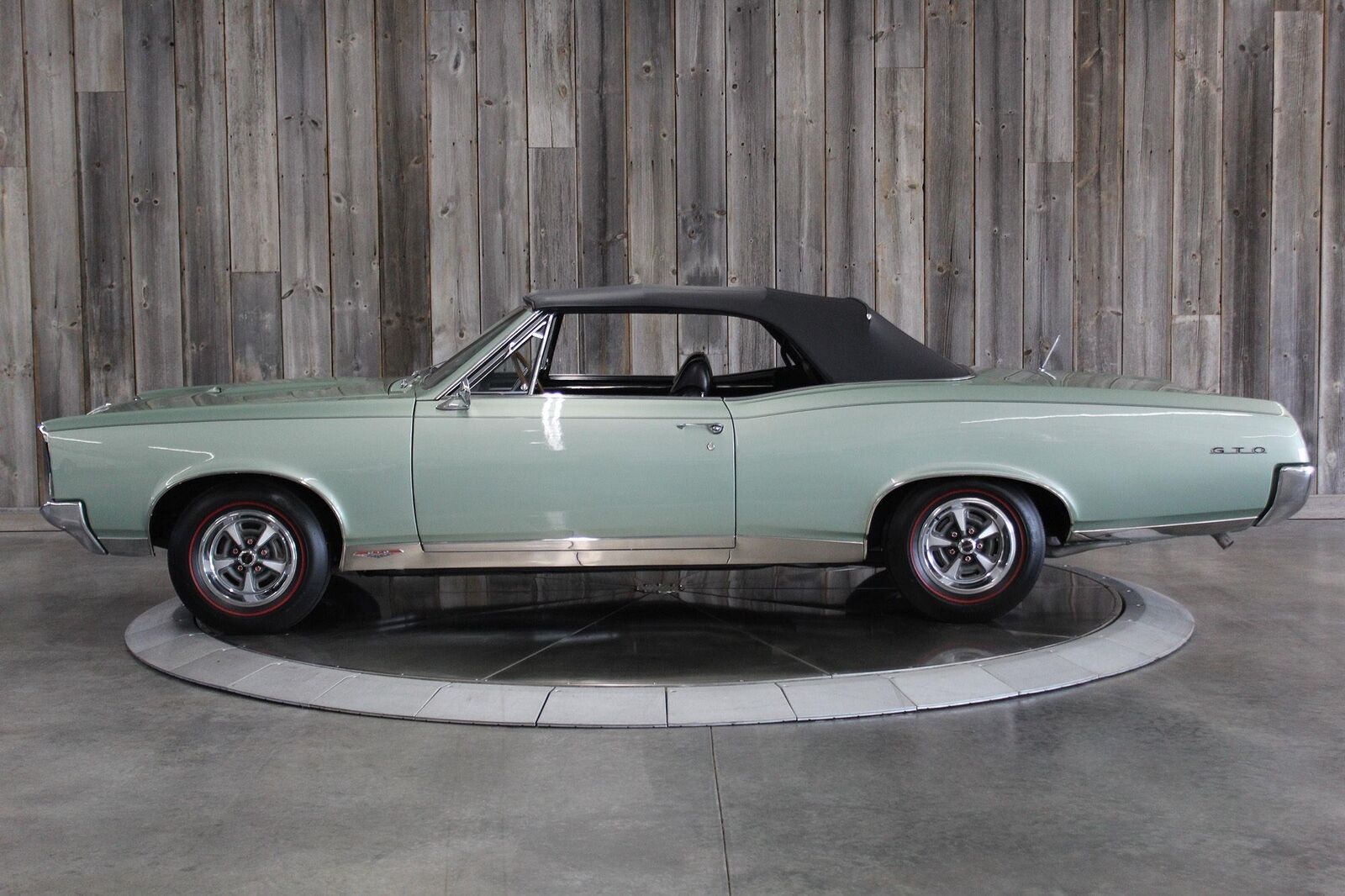 Pontiac-GTO-1967-Award-Winning-4