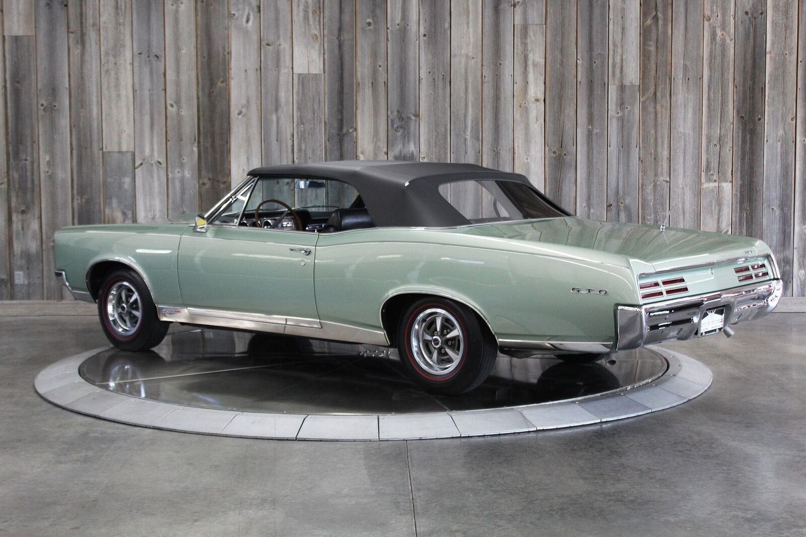 Pontiac-GTO-1967-Award-Winning-5