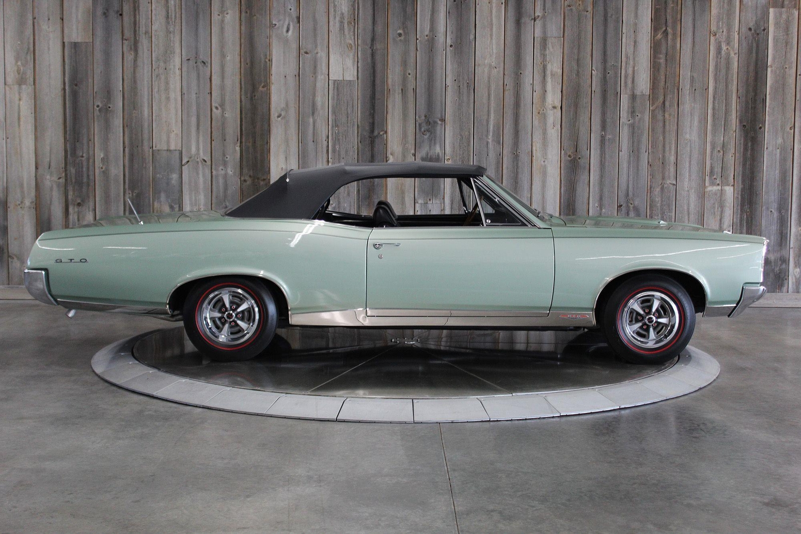 Pontiac-GTO-1967-Award-Winning-7