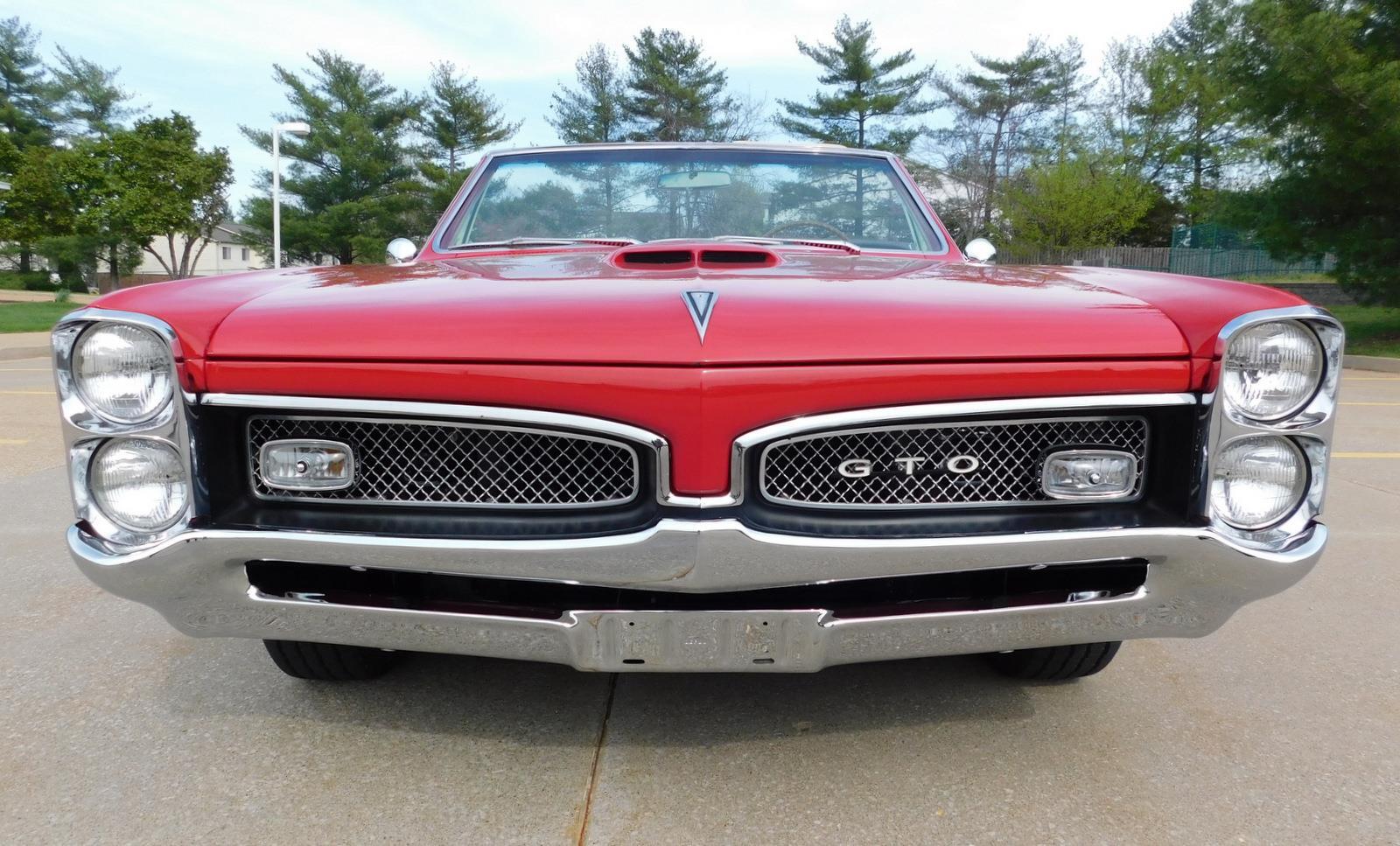 Pontiac-GTO-1967-CONVERTIBLE-10