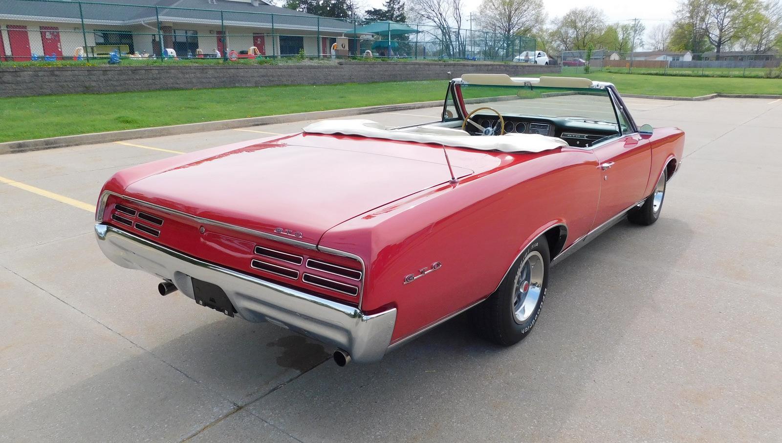 Pontiac-GTO-1967-CONVERTIBLE-18