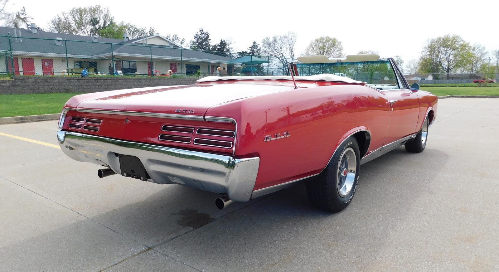 Pontiac-GTO-1967-CONVERTIBLE-19