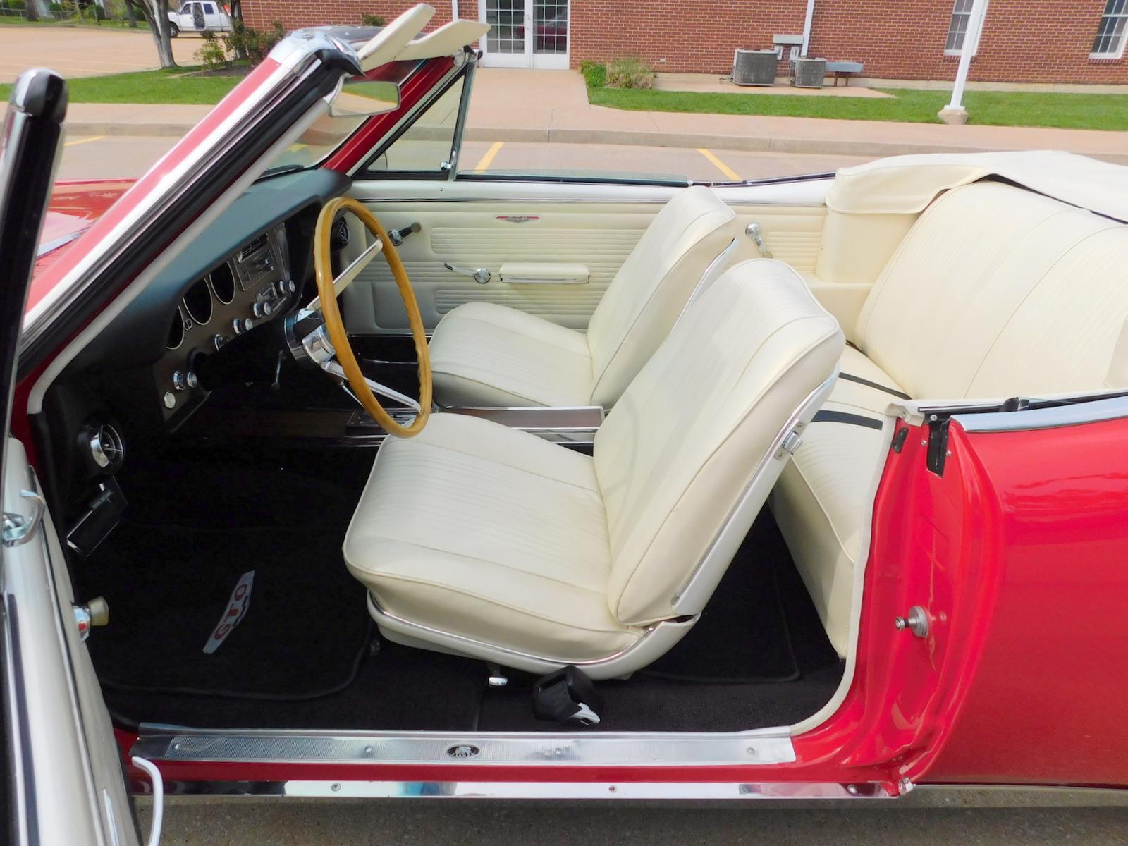 Pontiac-GTO-1967-CONVERTIBLE-2