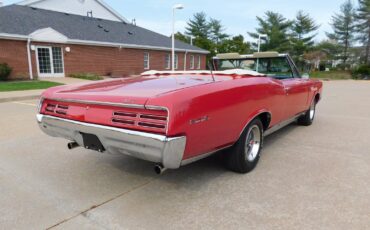 Pontiac-GTO-1967-CONVERTIBLE-21