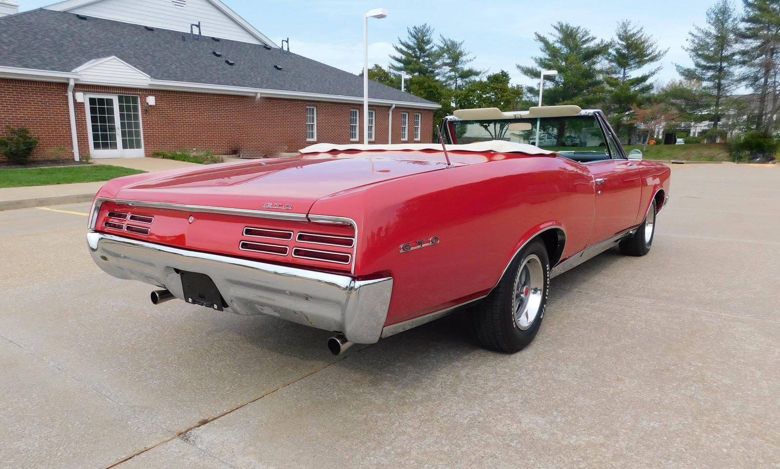 Pontiac-GTO-1967-CONVERTIBLE-21