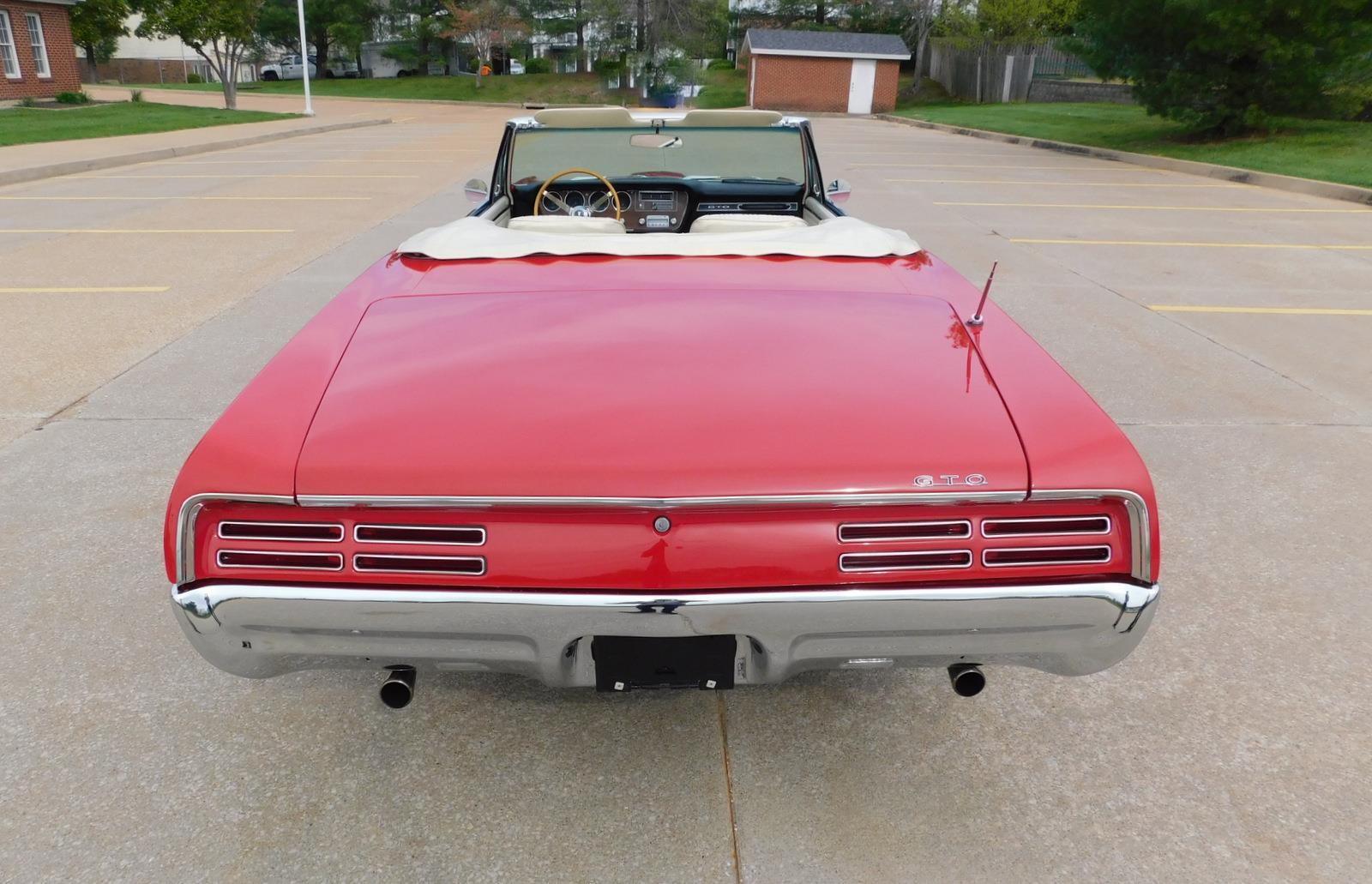 Pontiac-GTO-1967-CONVERTIBLE-22