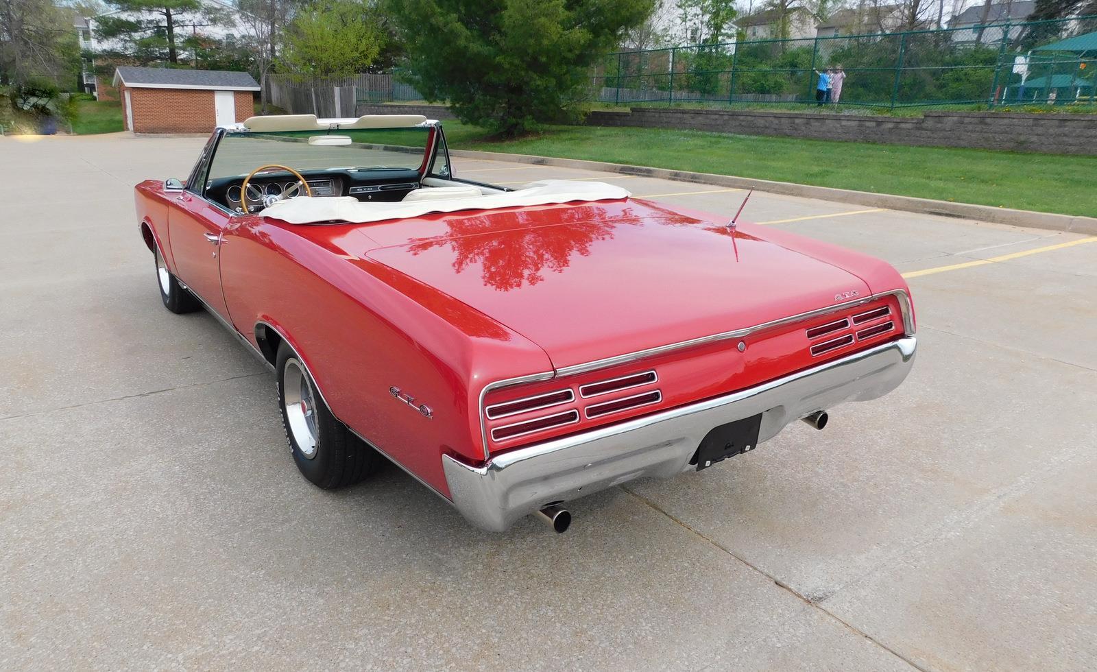 Pontiac-GTO-1967-CONVERTIBLE-23