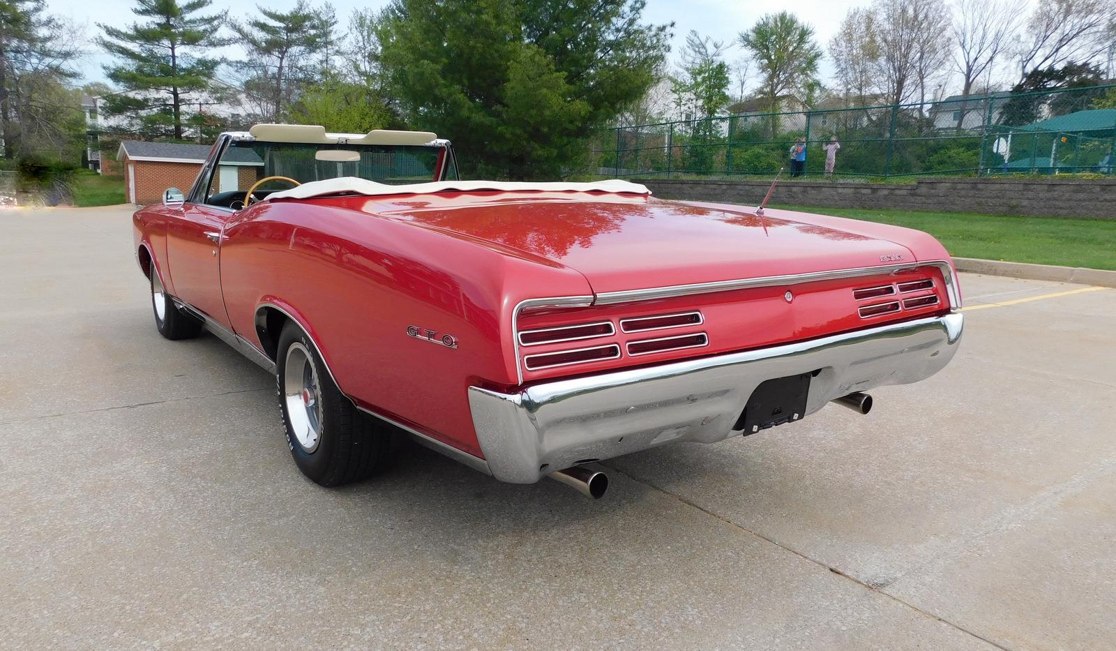 Pontiac-GTO-1967-CONVERTIBLE-24
