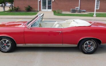 Pontiac-GTO-1967-CONVERTIBLE-25