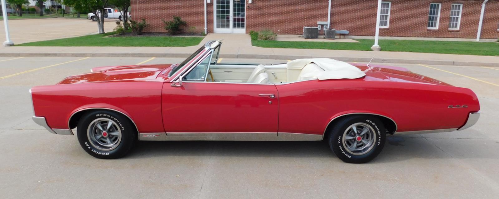 Pontiac-GTO-1967-CONVERTIBLE-25