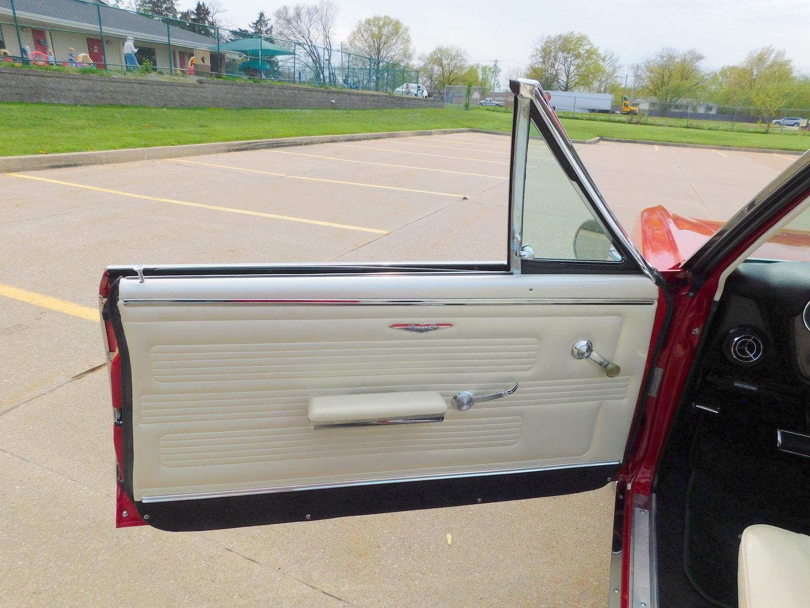 Pontiac-GTO-1967-CONVERTIBLE-30