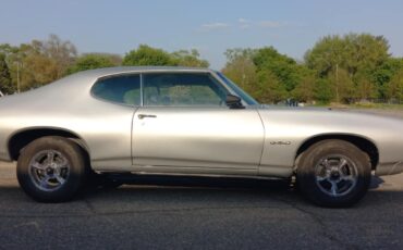 Pontiac-GTO-1969-Coupe-2