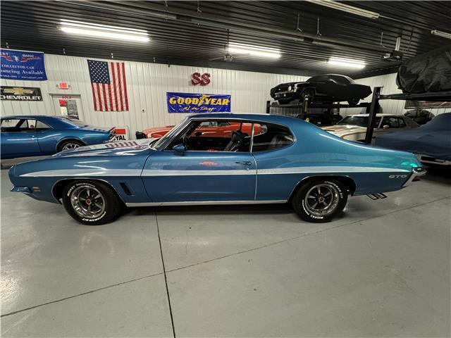 Pontiac-GTO-1972-2-Door-Coupe-21