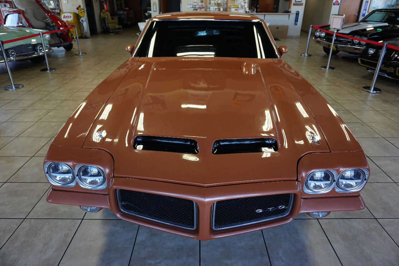 Pontiac-GTO-1972-Classic-Car-11