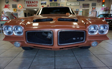 Pontiac-GTO-1972-Classic-Car-12
