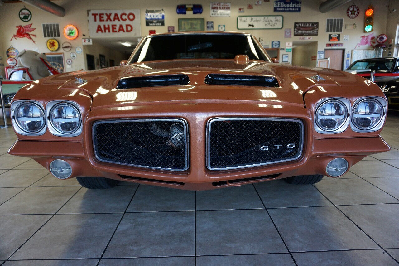 Pontiac-GTO-1972-Classic-Car-12