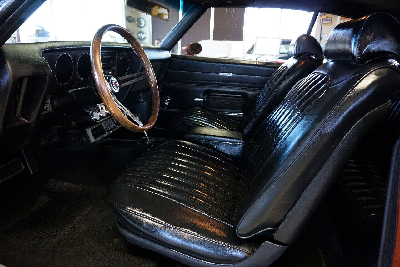 Pontiac-GTO-1972-Classic-Car-21